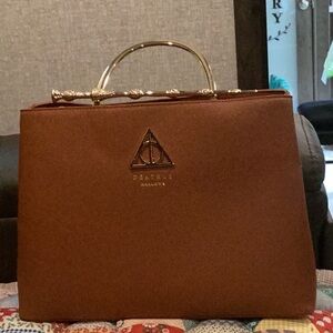 Loungefly - Harry Potter Deathly Hallows Elder Wand Handbag